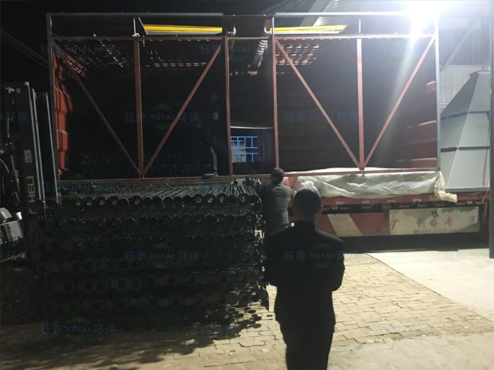 江西鷹潭銅冶煉爐煙氣處理布袋除塵器發(fā)貨 江西鷹潭銅冶煉爐煙氣處理布袋除塵器發(fā)貨